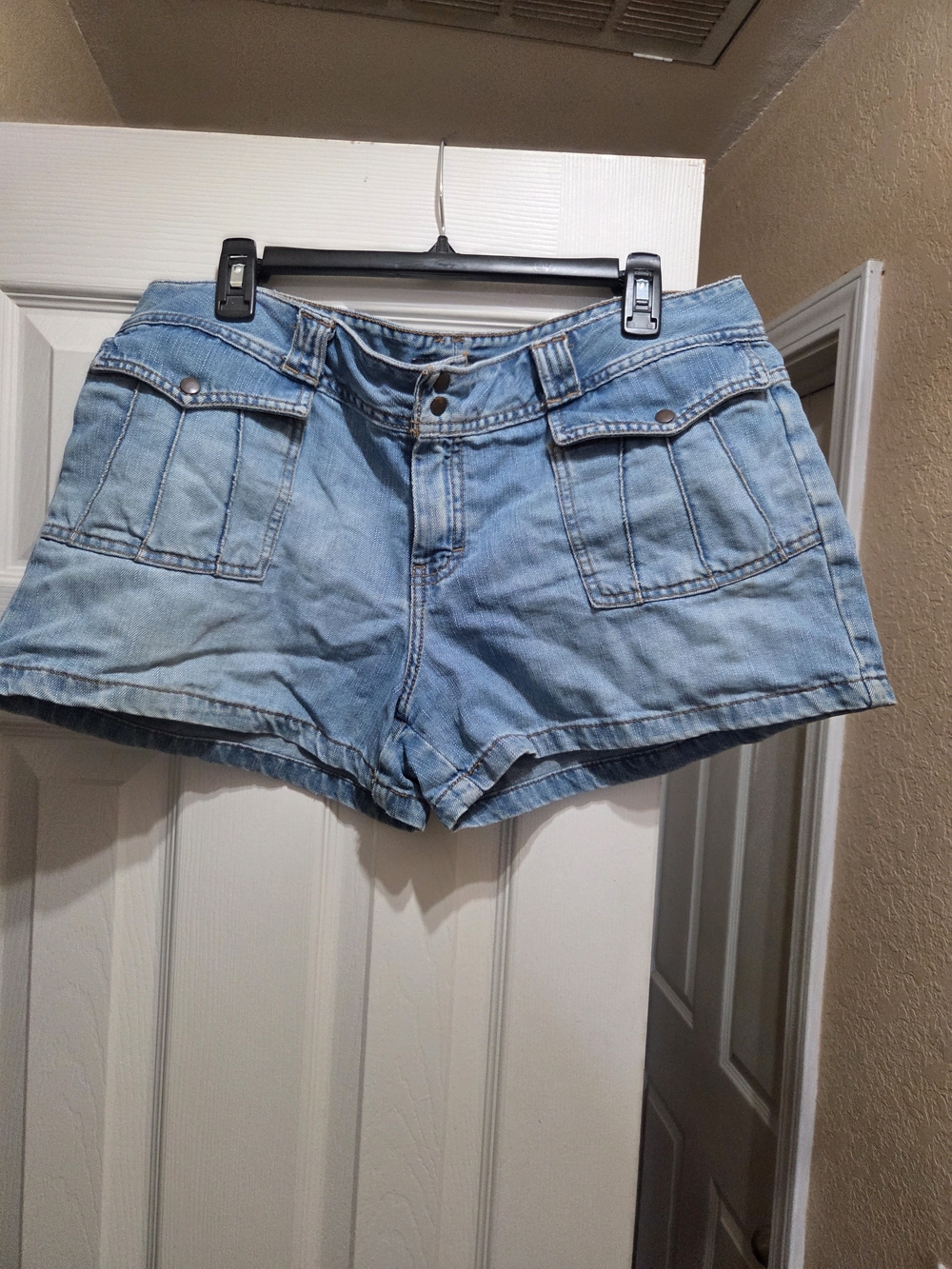 American Eagle Outfitters Light Wash Denim Pocket Shorts